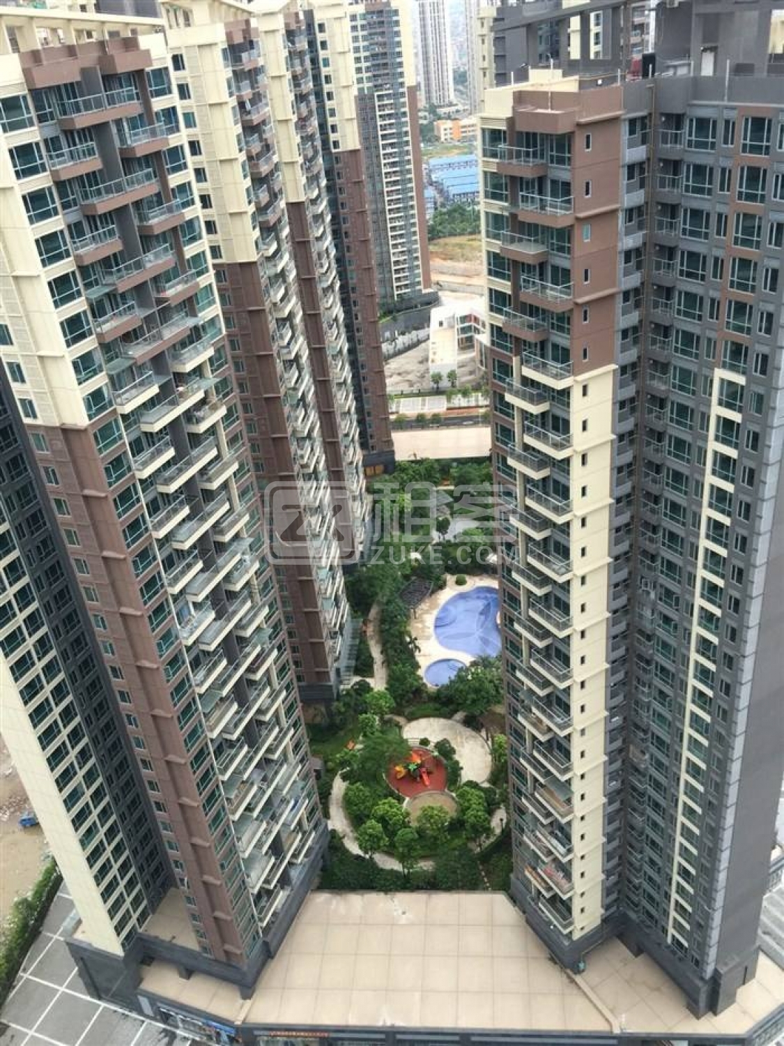 编辑 词条类别:深圳小区 京基御景中央位于深圳市龙岗区大运新城,由